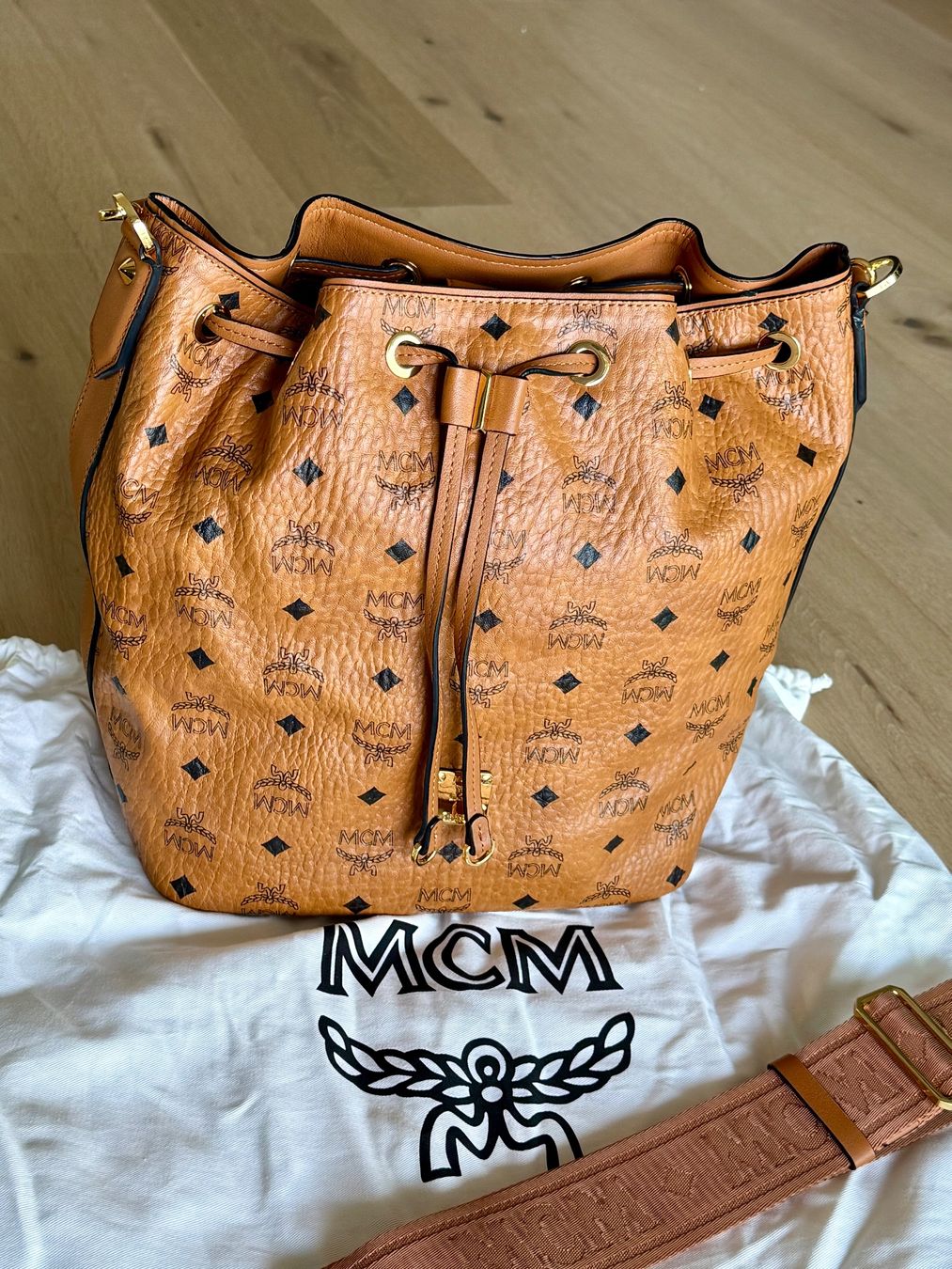 Mcm Taschen für Damen: MCM Beuteltasche – Neu (gemäss Beschreibung) aus Jegenstorf von gipsetti