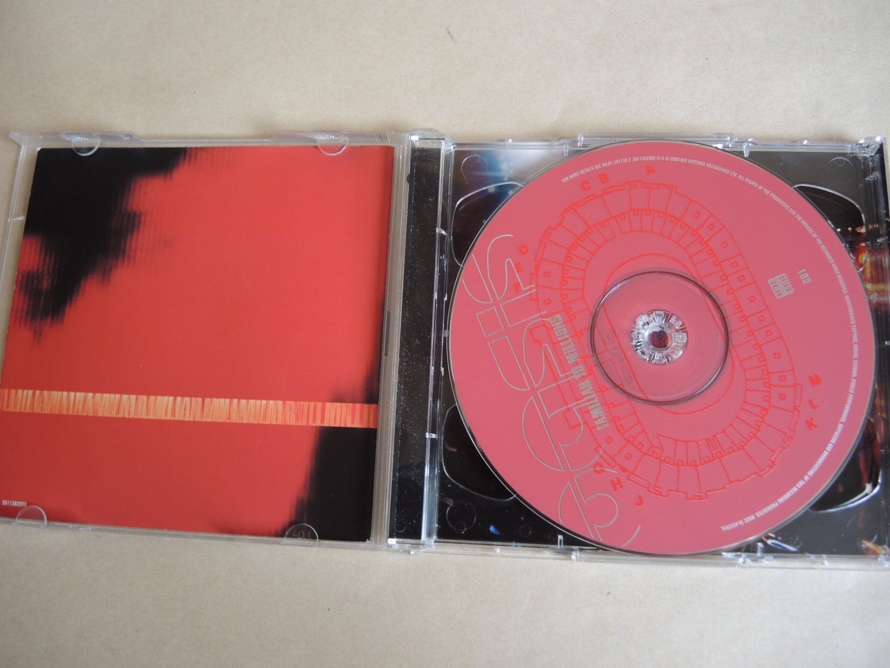 CD: Doppel CD oasis FAMILIAR TO MILLIONS – Usato da Rorschach venduto da maeck8 1