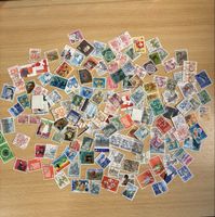 Schweizer Briefmarken. Etwa 155 Stück.
