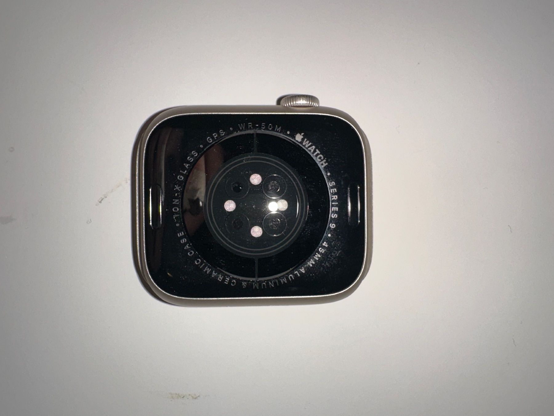 Apple Smartwatch: Apple watch, Series 9, 45mm Aluminium & Ceramic Case – Nuovo (secondo la descrizione) da Bonaduz venduto da gia_y8rz 1