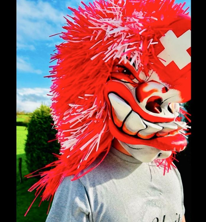 Fasnachtsmaske Tschingel rot/weiss CH 3