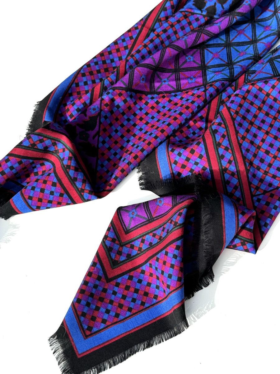 Givenchy Foulards, Tücher & Schals: Givenchy Grand chale – Gebraucht aus Courtaman von sultan16 5