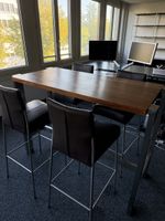 Bert Plantagie Stehtisch mit 4 Elements Barhockern gebrauch