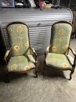 Deux fauteuils