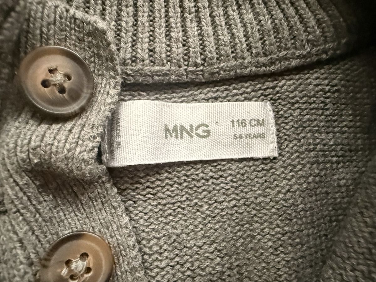Pulls et sweat-shirts: Pullover Grey Sweater Size 116 Very Good Condition – D'occasion à Diessenhofen par mar_8cyl 2