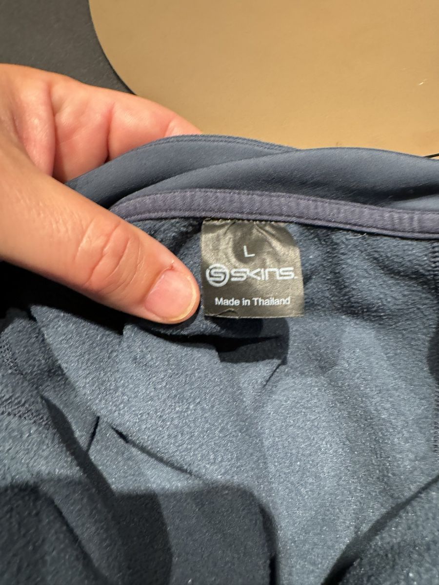 Skins Leibchen & Hosen: Skins Thermo Laufshirt, L – Gebraucht aus Meggen von Pilatus051 2