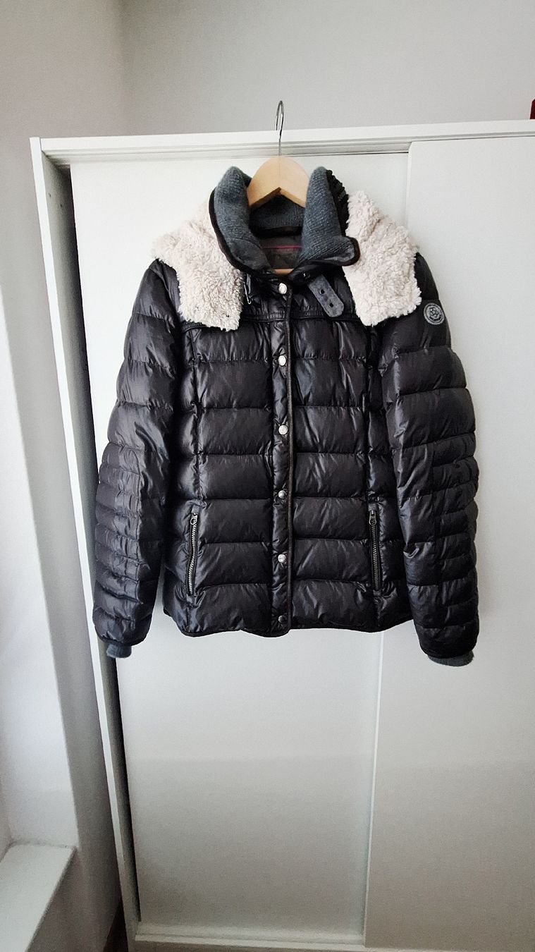 Vestes: Daunenjacke – D'occasion à Mumpf par SwissDi