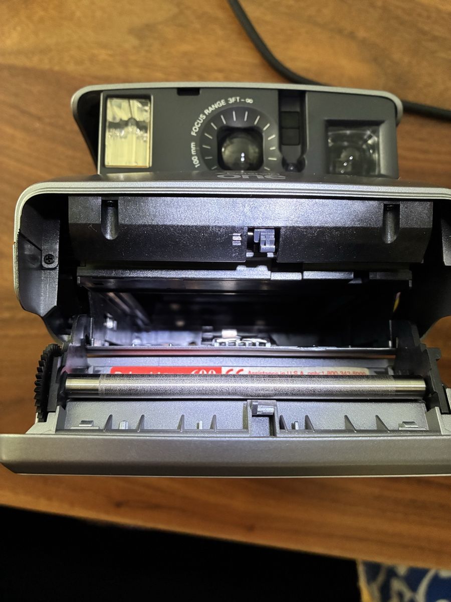 Polaroid Kamera: Polaroid One600 – Defekt aus Zürich von Sylvie0011 6