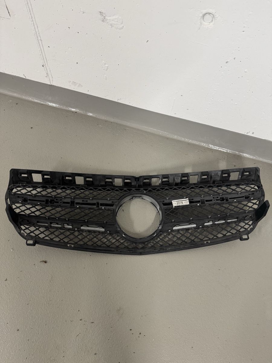 Mercedes-Benz Alle Autoersatzteile: MERCEDES A-KLASSE Kühlergrill – Gebraucht aus Oensingen von custom_lenkraeder 4