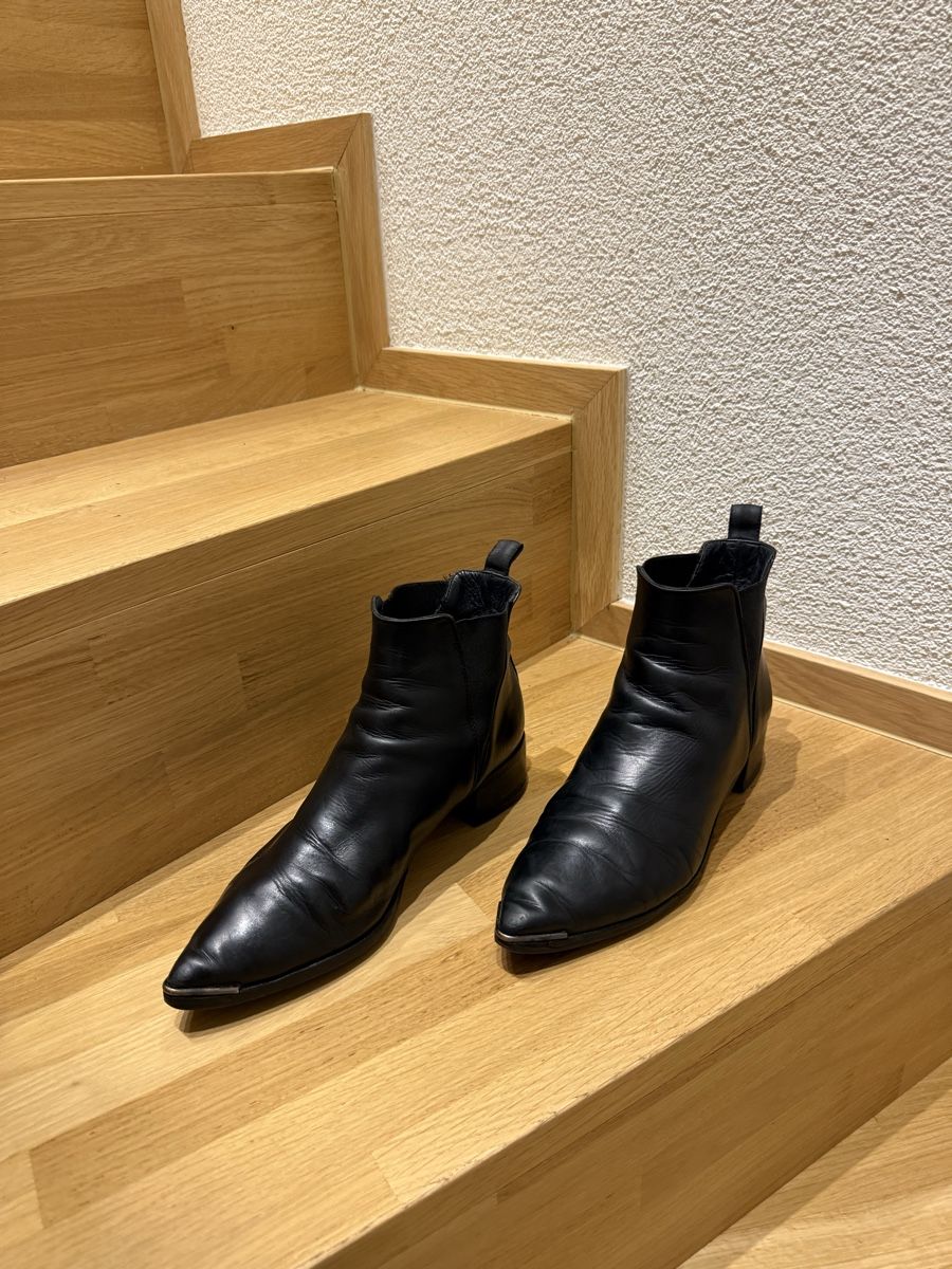 Acne Studios Chaussures femmes: Acne Studios boots - Jensen - size 39 – D'occasion à Thalwil par mal_kmh9