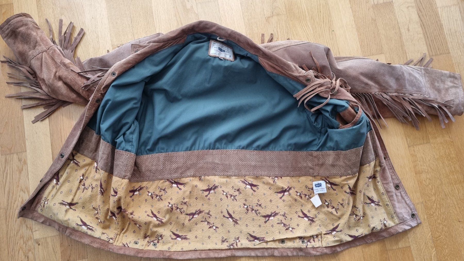 Costumes: Fransen-Lederjacke von Rocky Gr.136 Wildleder – D'occasion à Belp par MaSu39 8