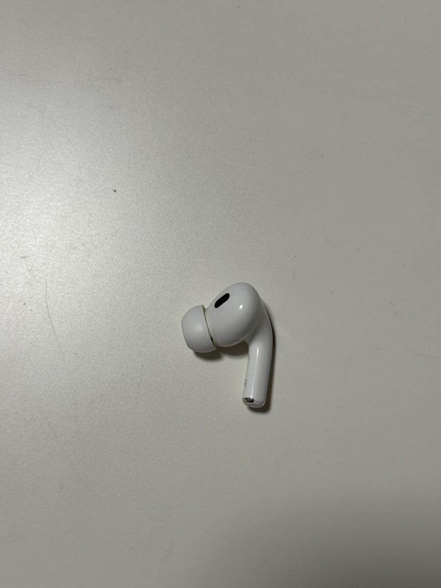 Apple Cuffie: Apple AirPods Pro 2 Rechts A3047 USB-C – Usato da Basel venduto da gal_66s2