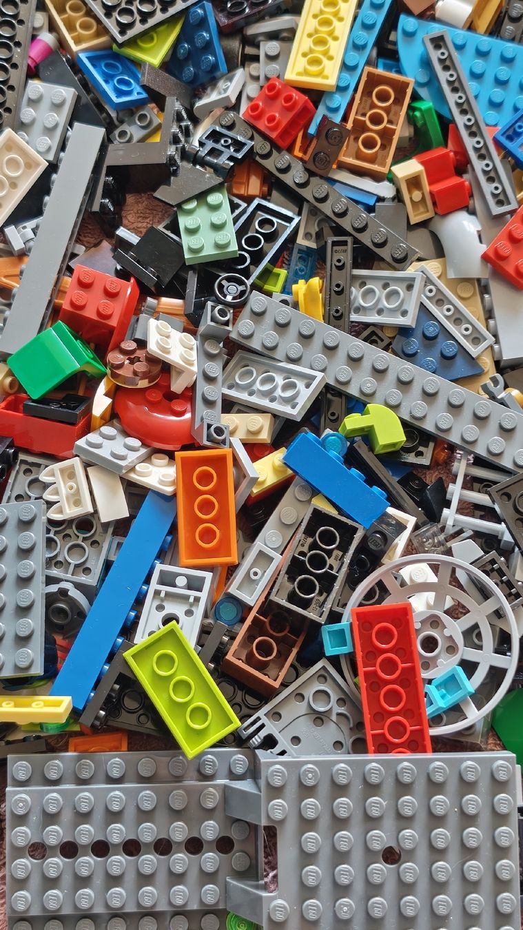 Lego Jouets: Lego, bunt gemischt ca. 1,8 Kilo – D'occasion à Effretikon par Superkarin7 6