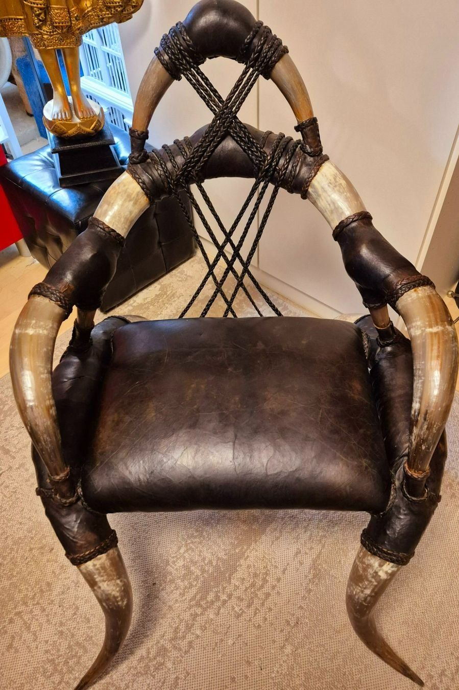 Poltrone: Extravaganter Leder - Horn -Sessel aus Essaouria – Usato da Schafhausen im Emmental venduto da Herzrose