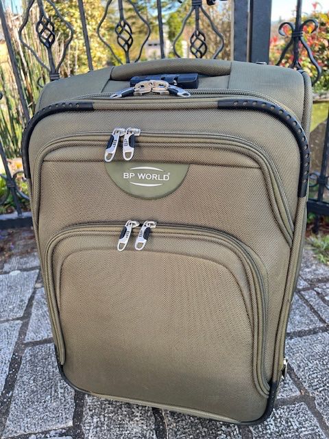 Valigie: Schöner Koffer Softshell 55 x 40 cm -  Grösse erweiterbar – Usato da Mönchaltorf venduto da lubusc