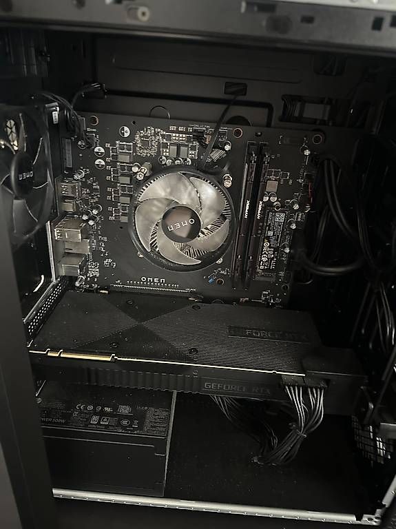 Hewlett Packard PC: HP OMEN 30L – Usato da Hergiswil NW venduto da R.McFarlane 1