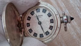 Schöne Pallas, Handaufzug Ketten-Uhr