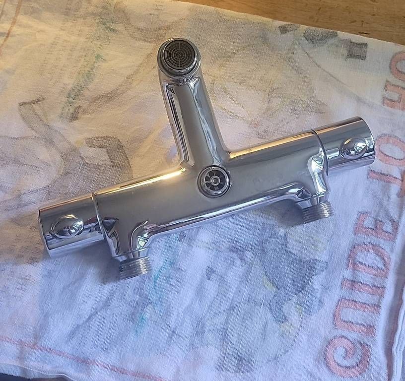 Armaturen: Mitigeur de bain/douche – Gebraucht aus Genève von uneautresaison 3