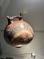 Nazca-Keramikgefäß (Peru, ca. 100–600 n. Chr.)
