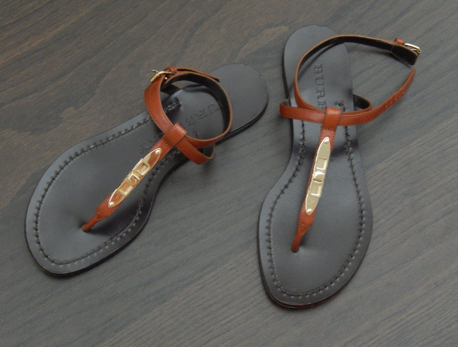 Burberry Damenschuhe: Orig. BURBERRY Leder Sandalen Gr.36 – Gebraucht aus Tuggen von vivira 6
