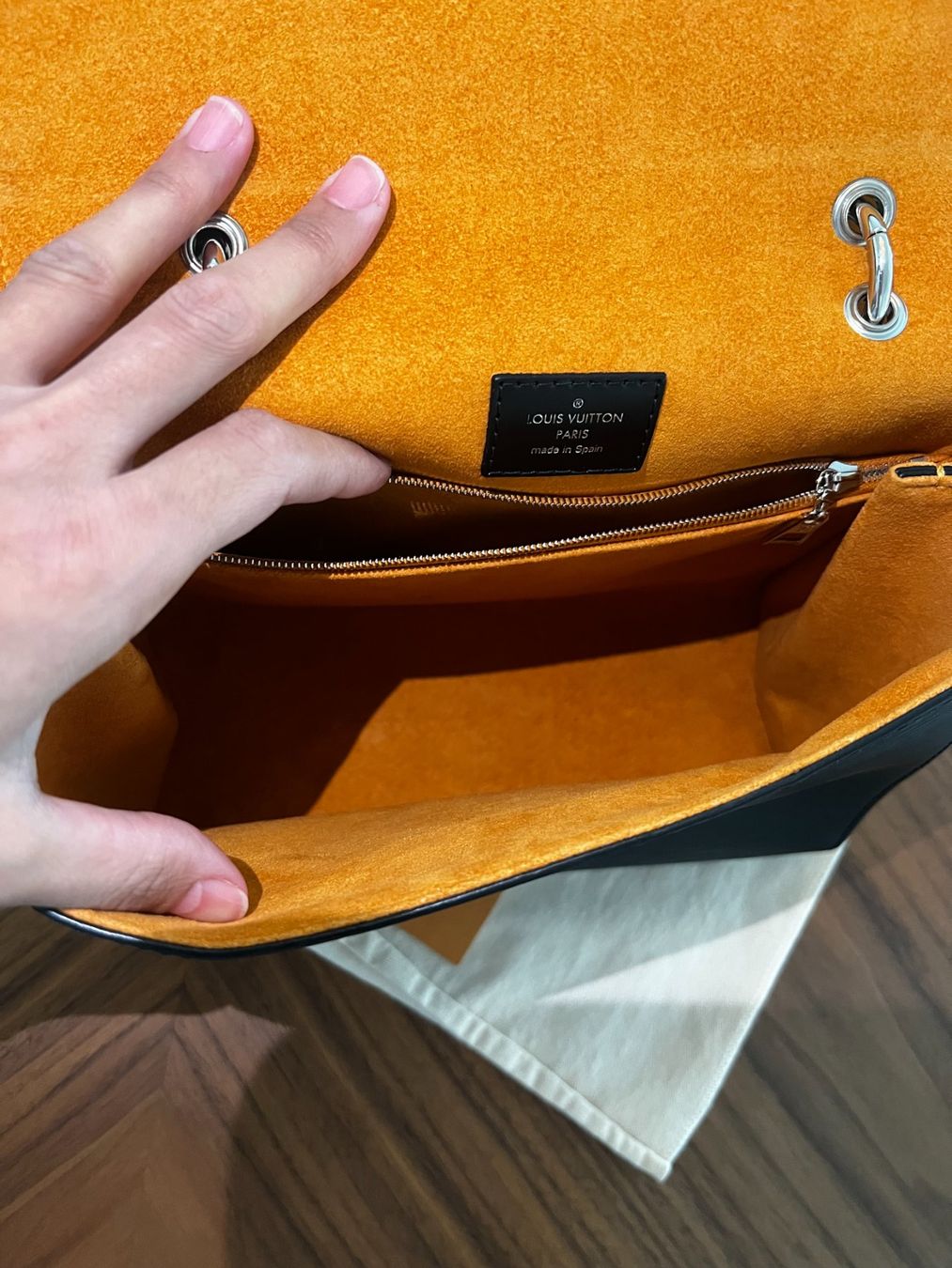Louis Vuitton Taschen für Damen: Handtasche Louis Vuitton "Grenelle Cuir Noir" Medium – Neu (gemäss Beschreibung) aus Obfelden von running_mike 4