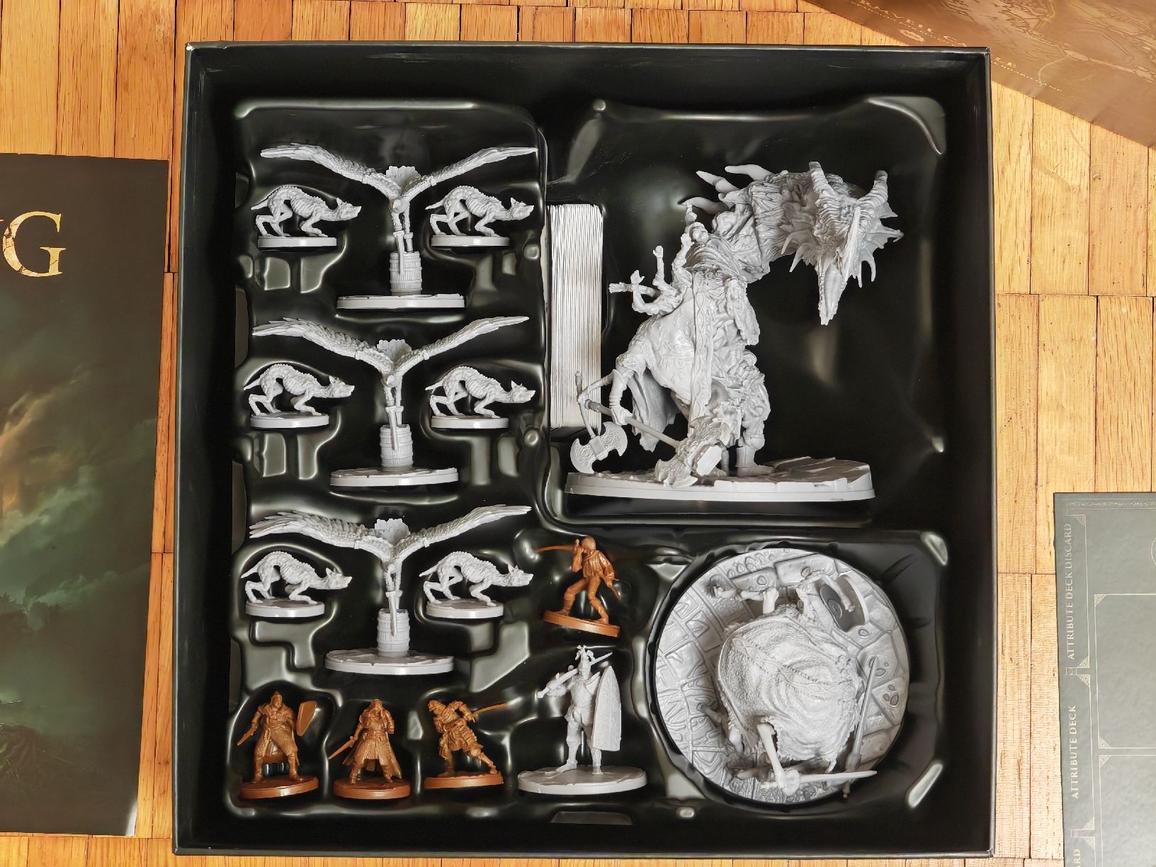 Giochi: ELDEN RING: The Board Game - Stormveil Castle – Nuovo (secondo la descrizione) da Niederhasli venduto da OlympusDMons 4