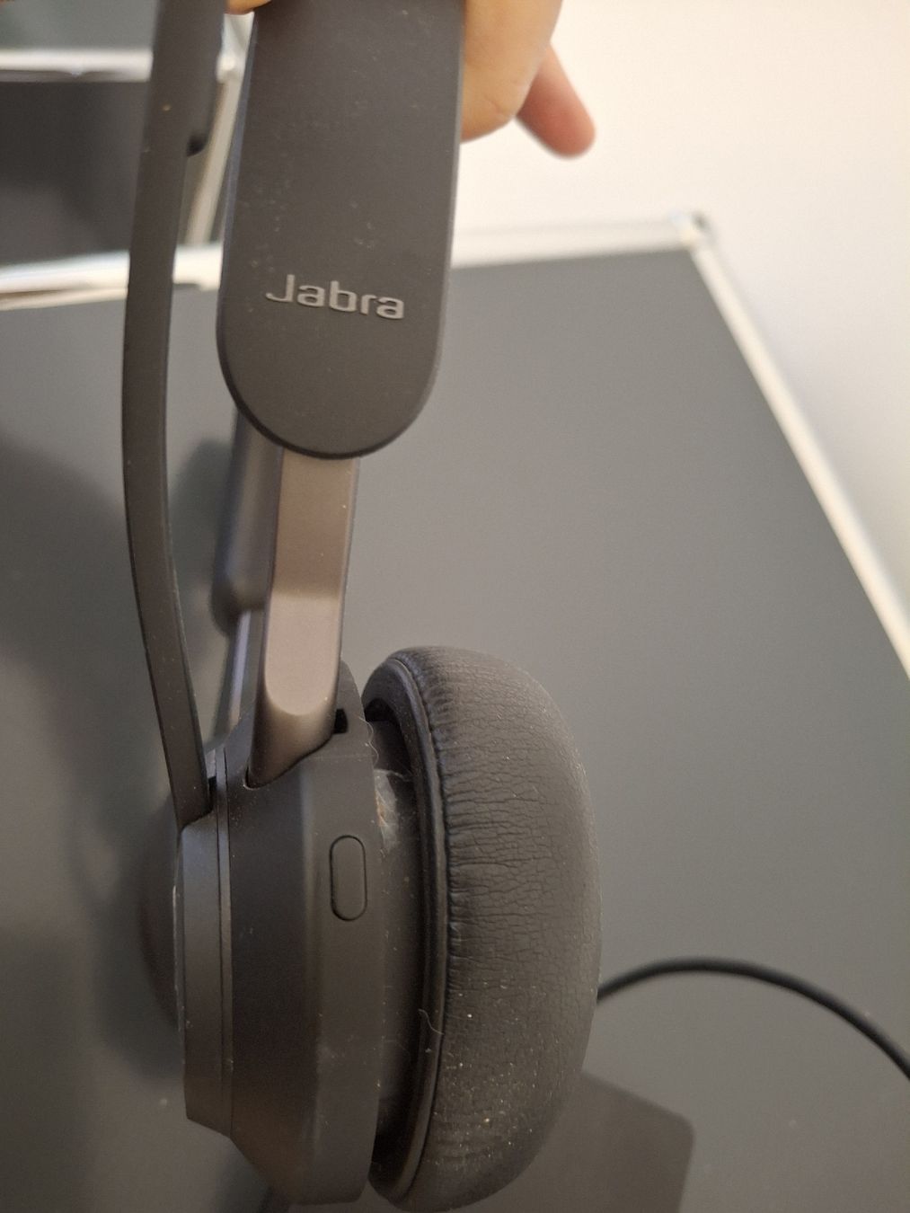 Jabra Kopfhörer: Jabra Evolve2 Headset mit Ladestation schwarz gebraucht – Gebraucht aus Cham von Girasol3 5
