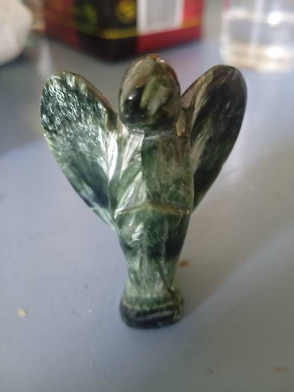 Figuren: Engel aus Stein geschnitzt – Gebraucht aus Basel von Petergunn