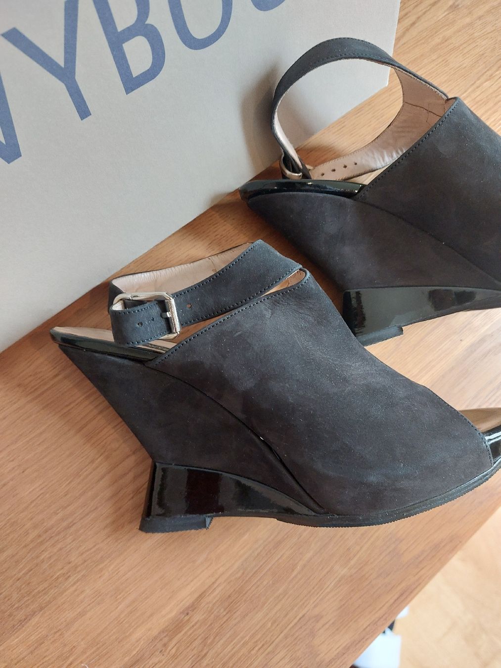 Navyboot Scarpe da donna: Schuhe/Sandalen Navyboot Gr. 38 – Usato da Hausen AG venduto da Emirfinn 4