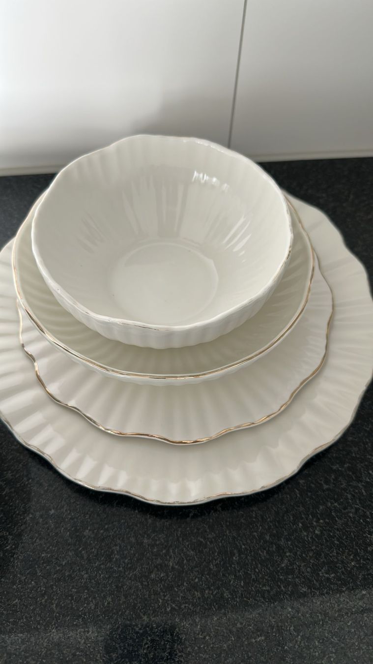 Set di piatti: Geschirrset – Usato da Rupperswil venduto da nes_qs52 1