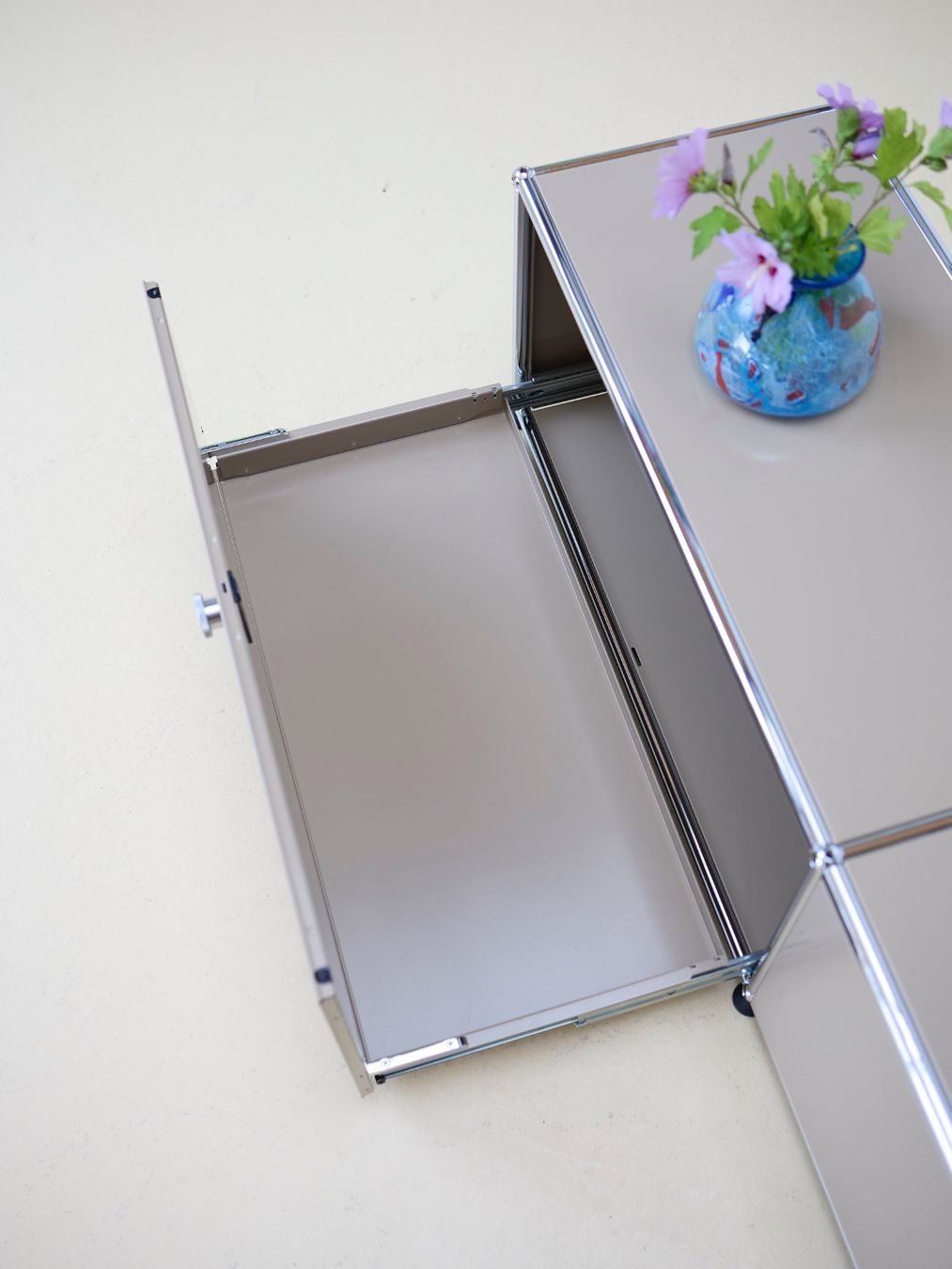 USM Cassettiere: USM Lowboard in Beige – Usato da Meinisberg venduto da atelier_TILIJA 5
