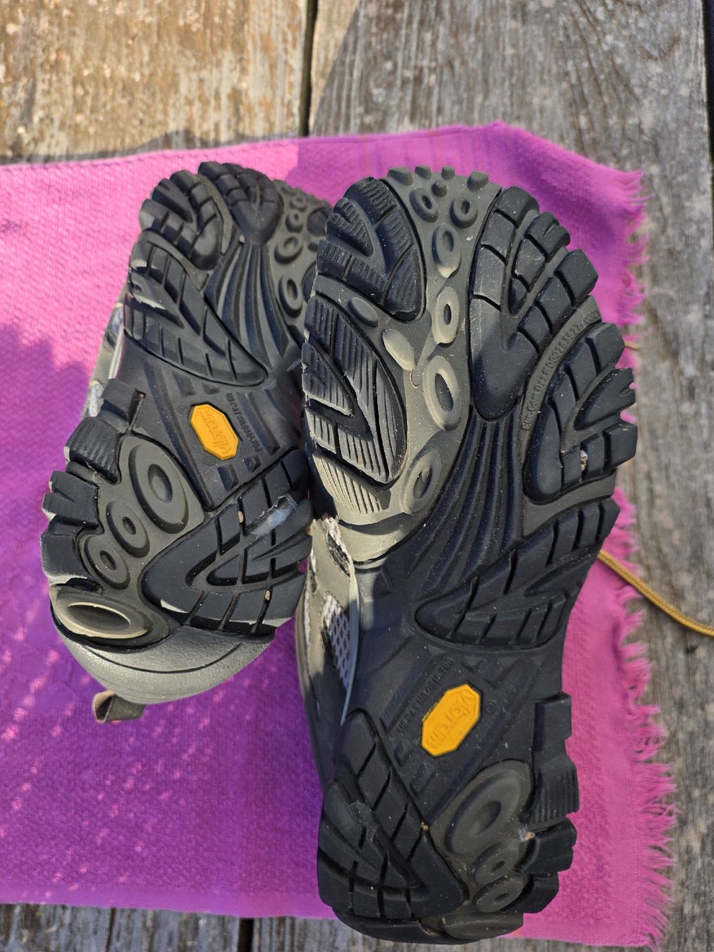 Merrell Scarpe da uomo: Wanderschuhe Merrell grau schwarz Grösse 43 gebraucht – Usato da Wald ZH venduto da recher67 5