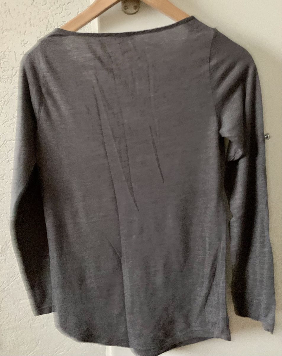 Massimo Dutti Blusen: Stylish Grey Longsleeve Shirt Massimo Dutti – Neu (gemäss Beschreibung) aus Lausanne von milasha 1