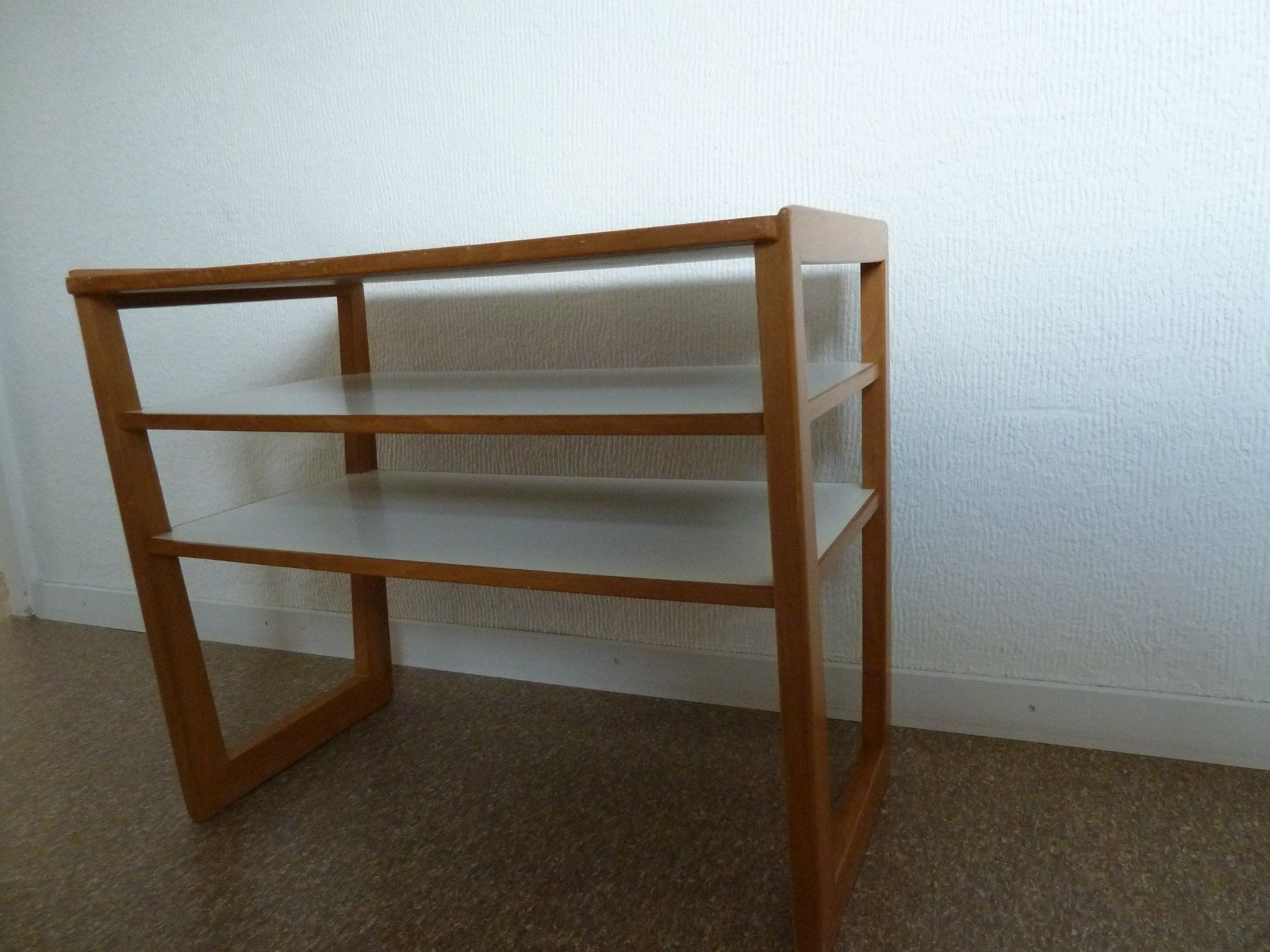Scaffali: Beistelltisch Regal mit Tablaren – Usato da Muri b. Bern venduto da Amelie4 1