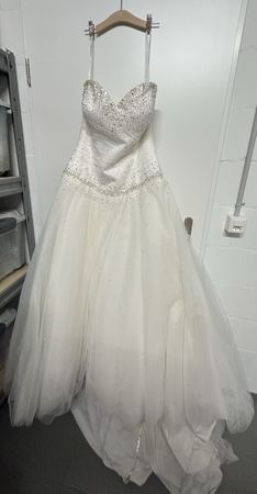 Traumhaft schönes Hochzeitskleid in Grösse 44