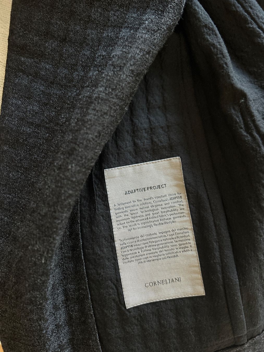 Corneliani Giacche: Sakko Corneliani Made in Italy, Grösse 50 – Nuovo (secondo la descrizione) da Niederglatt ZH venduto da Julia_4 5