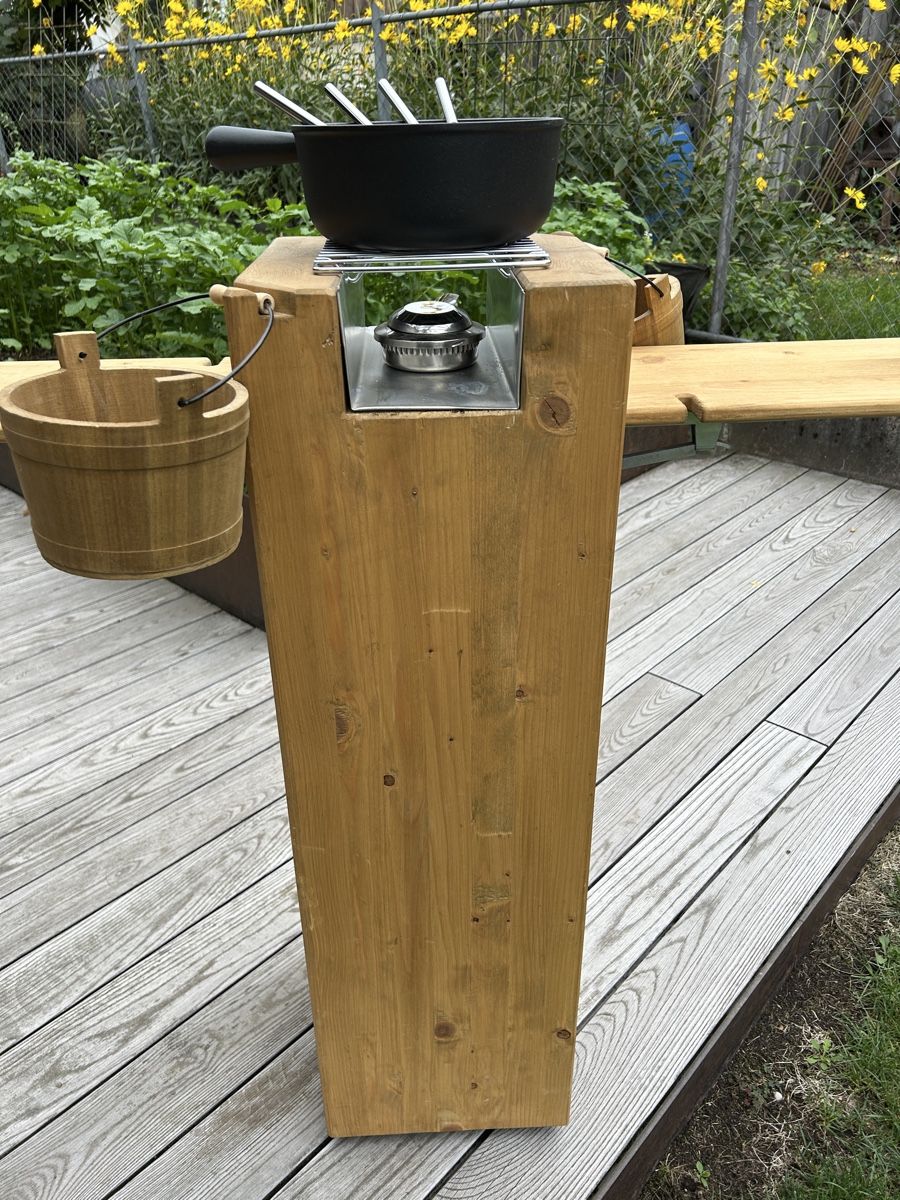 Allestimento di negozi e stand fieristici: Fondue-Bar Holz – Usato da Nänikon venduto da robinson-1 2