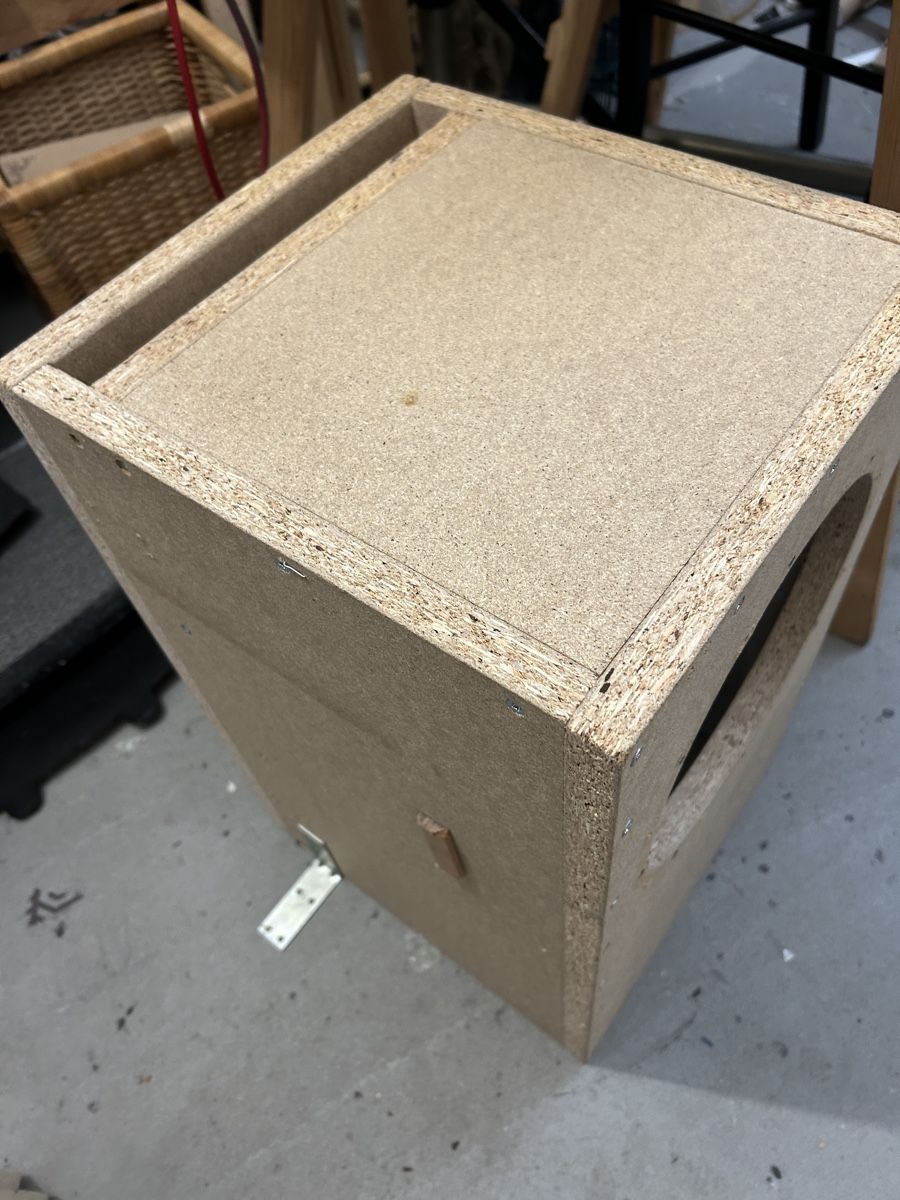 Haut-parleurs: Subwoofer box für 10''sub – D'occasion à Dürnten par sam_mq8d