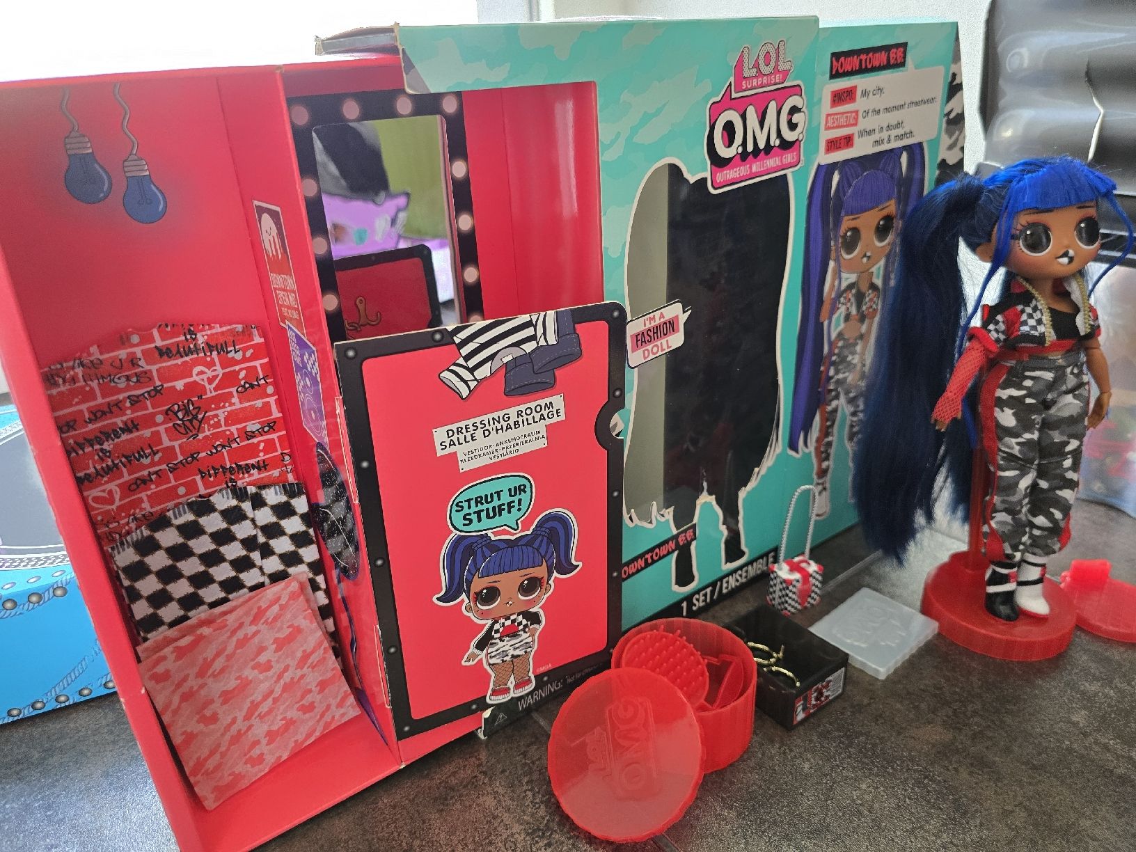 MGA Poupées: L.O.L. Surprise Downtown B.B. komplett – D'occasion à Suhr par Ptriple6 3