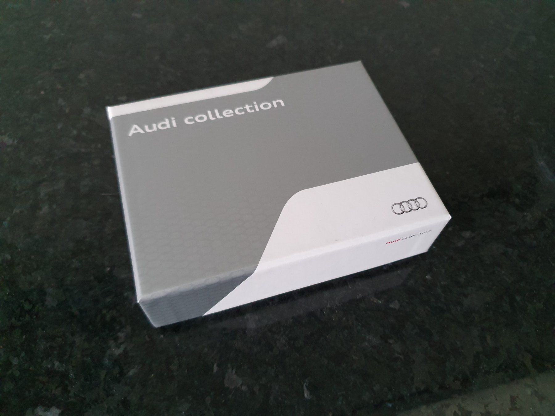 Audi Portachiavi: Audi Collection A5 Schlüsselanhänger original Leder – Nuovo (secondo la descrizione) da Zürich venduto da Leica.C89 1