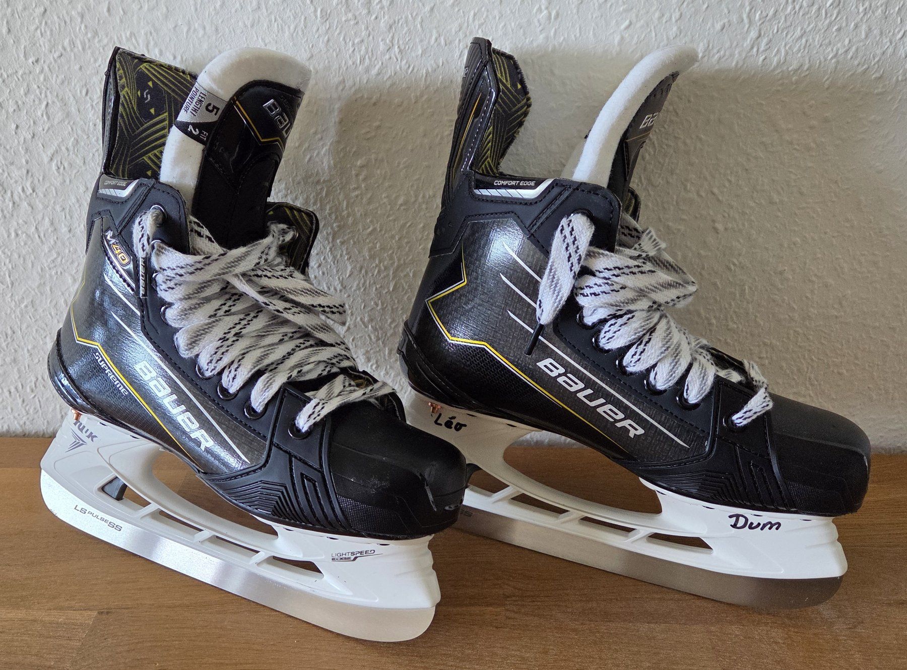 Pattini da ghiaccio: Patins Bauer Supreme M40 Pro - taille 5 – Nuovo (secondo la descrizione) da Grand-Lancy venduto da fredoD