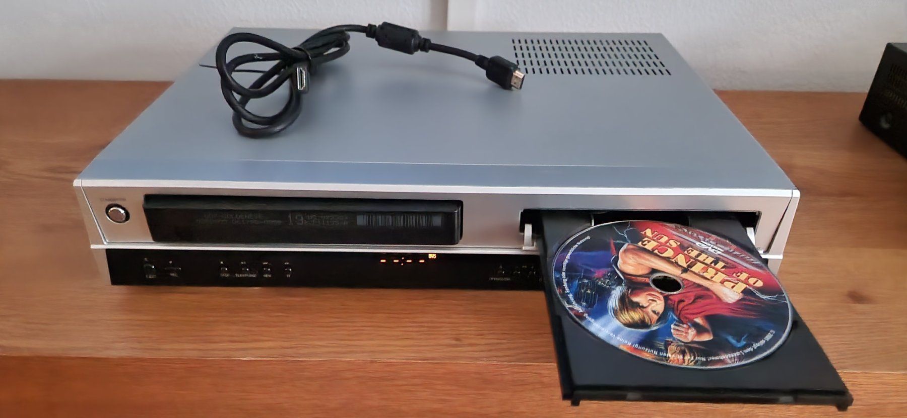 Registratori: VHS-/DVD Kombigerät mit HDMI !! – Usato da Zürich venduto da Lina049 7