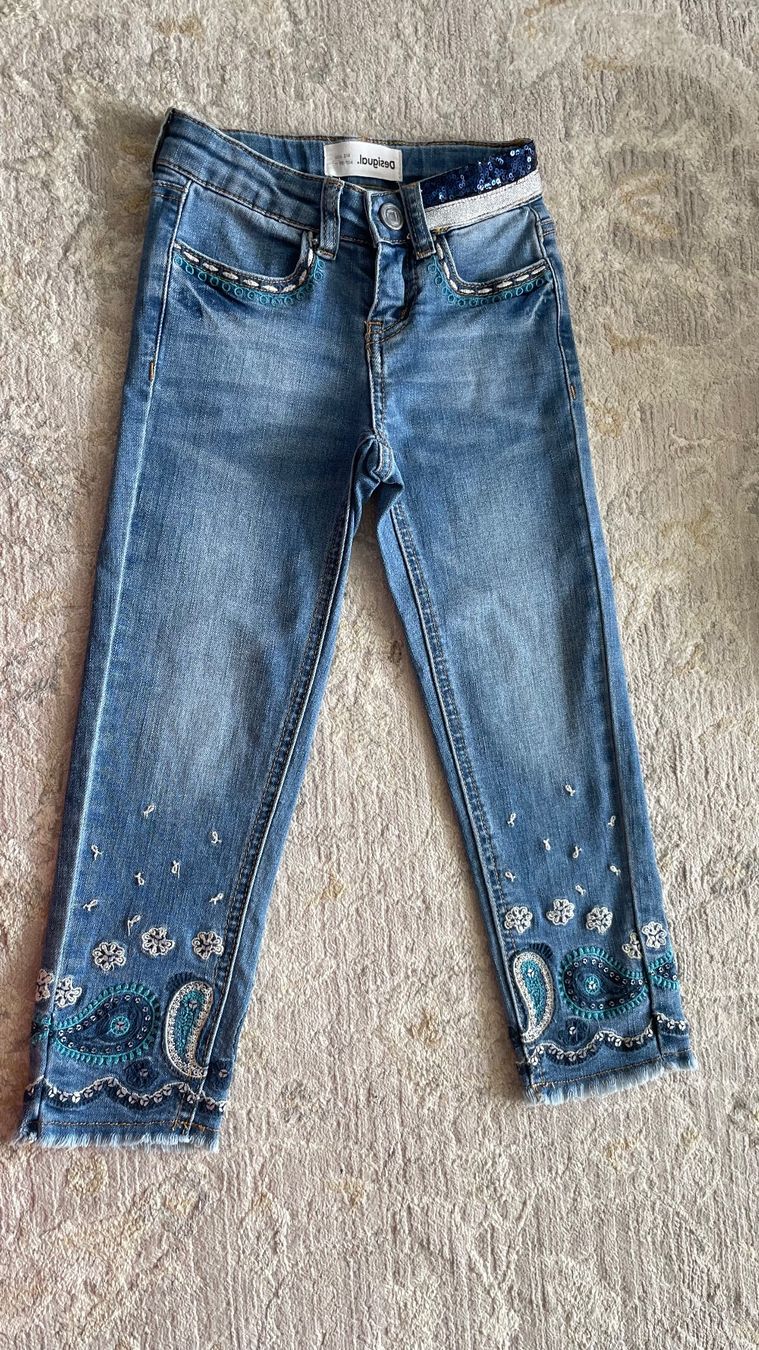 Desigual Pantaloni: Desigual Jeans Grösse 104 – Usato da Biel/Bienne venduto da gul_fxx2