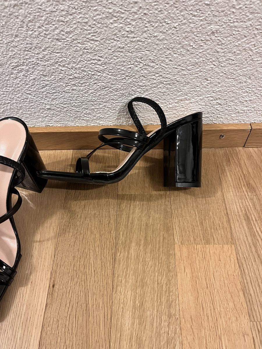 Scarpe da donna: Absatz schuhe gr. 36 – Usato da Root venduto da Mk1394 1