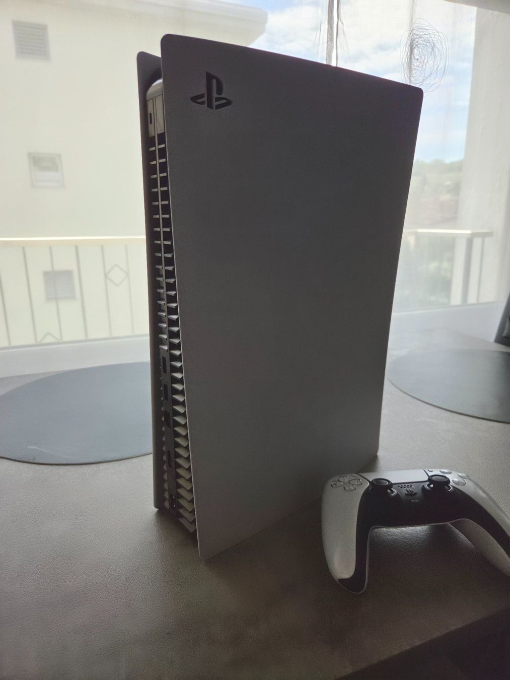 Sony Konsolen: Console Sony PlayStation 5 con controller usato buono – Gebraucht aus Agno von FulvioT 1