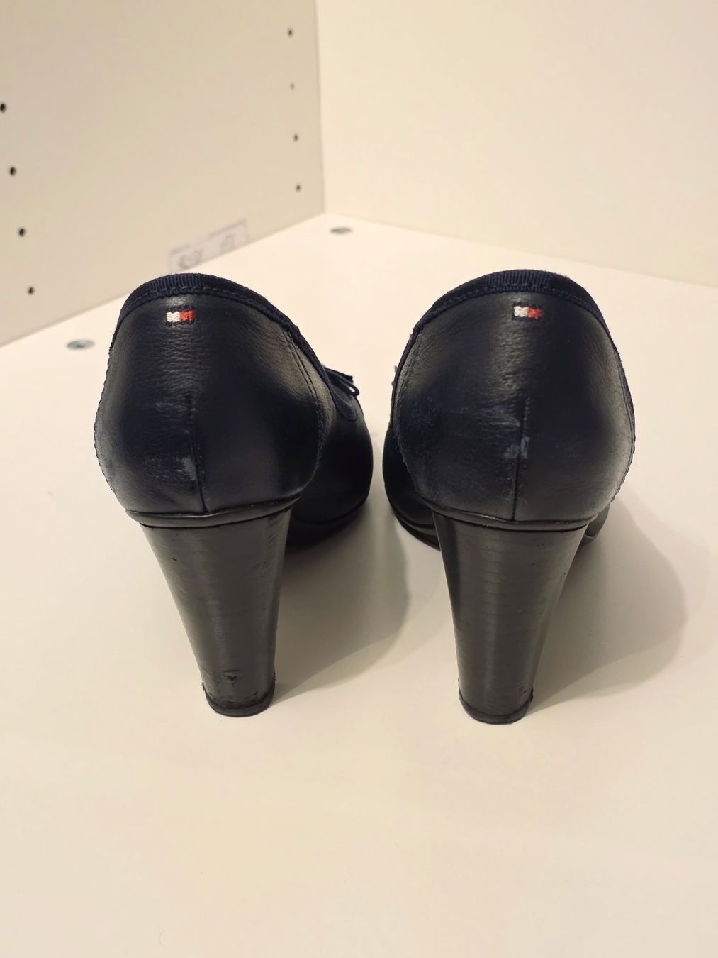 Tommy Hilfiger Scarpe da donna: Tommy Hilfiger Pumps, blau,  Gr.39 – Usato da Thal venduto da man_52_al 2