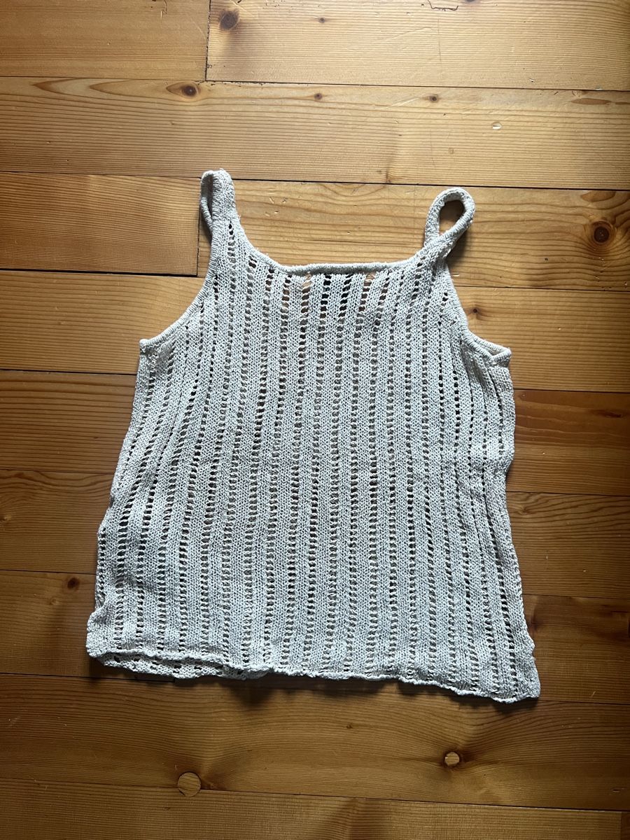 Top: Knit Top – Usato da Magden venduto da leo_c8bc 1