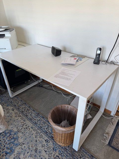 Bureaux: Schreibtisch – D'occasion à Bremgarten AG par chouchou12 1