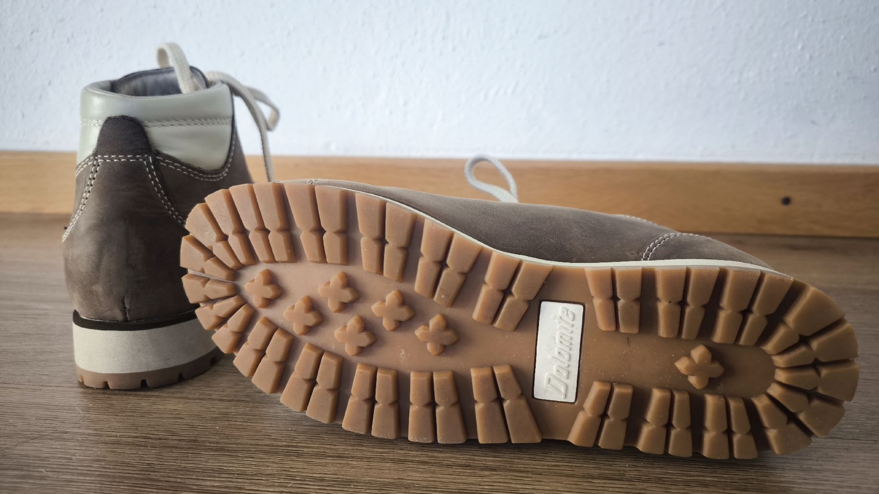 Dolomite Scarpe da donna: Dolomite Wanderschuhe 37.5 - fast neu – Nuovo (secondo la descrizione) da Ebikon venduto da brombomboli 1