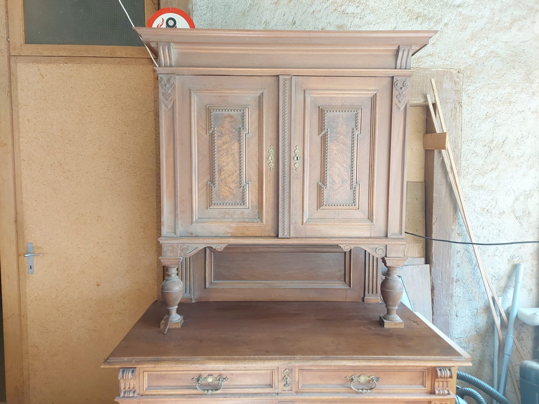 Büffets: Antike Kommode Schrank Buffet aus Massivholz – Gebraucht aus Muttenz von Laeckerlihamschter 5